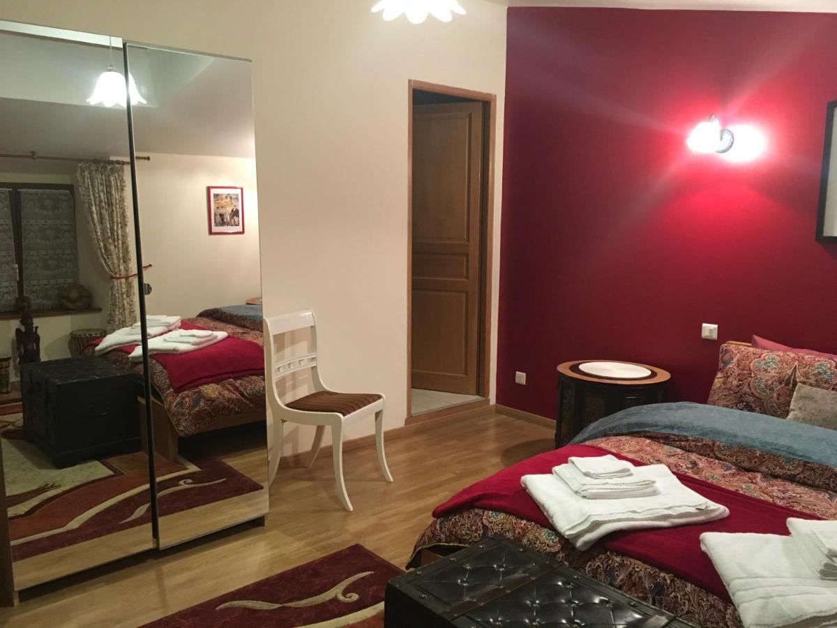 La Maison d'Olives Nouic Extérieur photo
