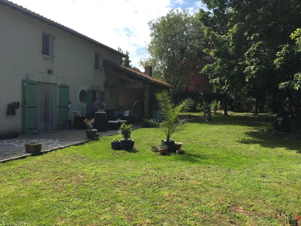 La Maison d'Olives Nouic Extérieur photo