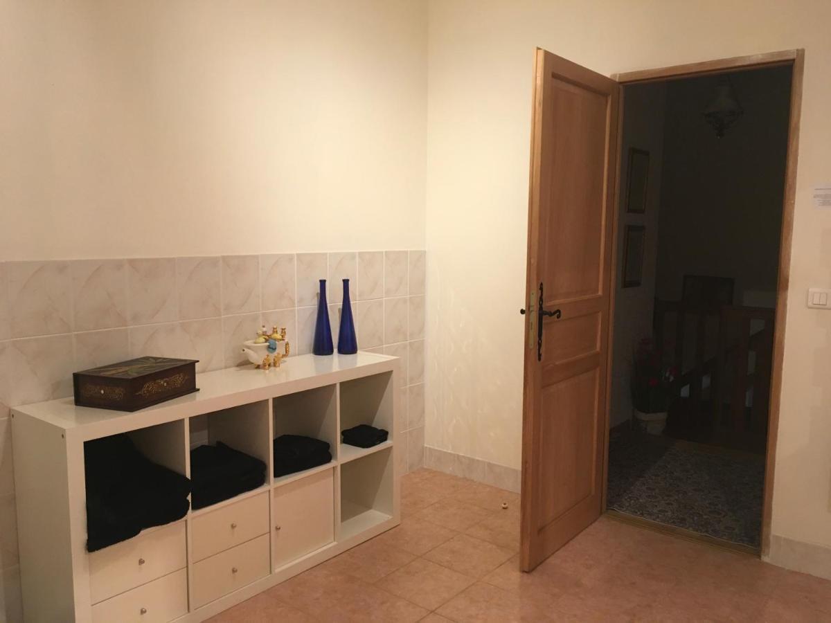 La Maison d'Olives Nouic Extérieur photo