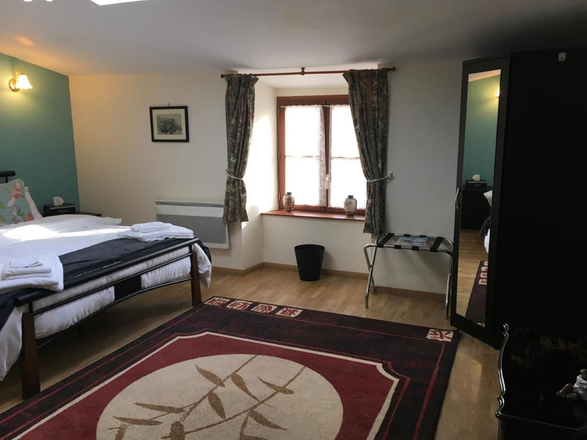 La Maison d'Olives Nouic Extérieur photo